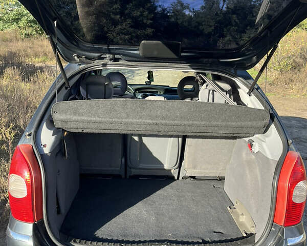 Синій Сітроен Ксара Пікассо, об'ємом двигуна 1.6 л та пробігом 250 тис. км за 4200 $, фото 8 на Automoto.ua