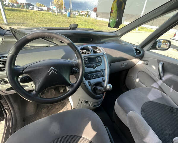 Синій Сітроен Ксара Пікассо, об'ємом двигуна 1.6 л та пробігом 250 тис. км за 4200 $, фото 12 на Automoto.ua