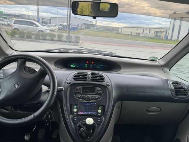 Ситроен Ксара Пикассо 2000 в Хусте на Automoto.ua Синий Ситроен Ксара Пикассо, объемом двигателя 1.6 л и пробегом 300 тыс. км за 2500 $, фото 4 на Automoto.ua