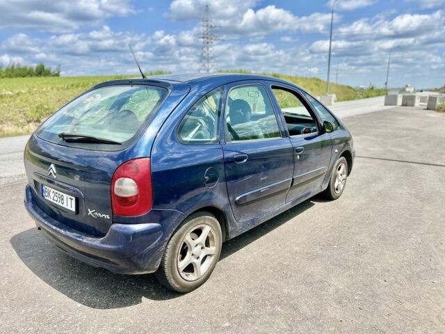 Синий Ситроен Ксара Пикассо, объемом двигателя 1.6 л и пробегом 330 тыс. км за 1800 $, фото 3 на Automoto.ua