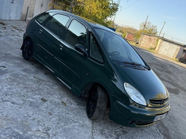 Зеленый Ситроен Ксара Пикассо, объемом двигателя 2 л и пробегом 400 тыс. км за 1700 $, фото 5 на Automoto.ua