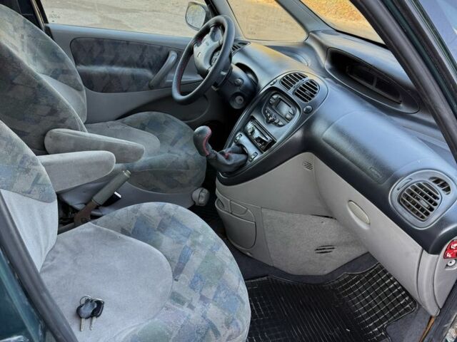 Зеленый Ситроен Ксара Пикассо, объемом двигателя 2 л и пробегом 400 тыс. км за 1700 $, фото 20 на Automoto.ua