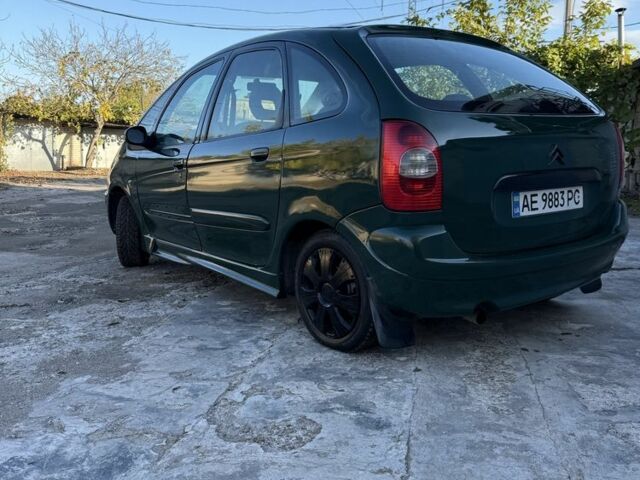 Зеленый Ситроен Ксара Пикассо, объемом двигателя 2 л и пробегом 400 тыс. км за 1700 $, фото 3 на Automoto.ua