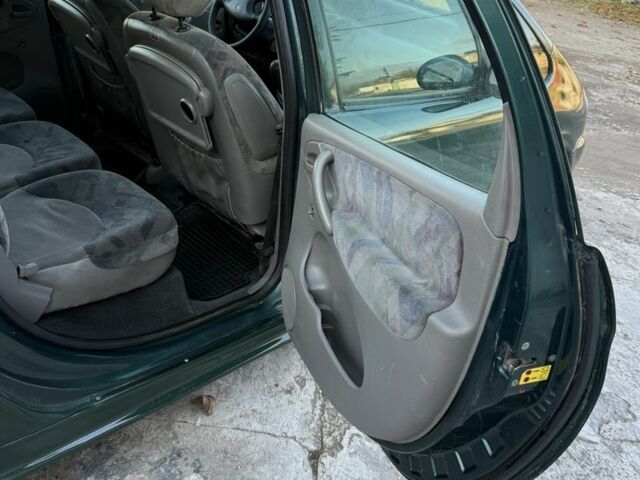 Зеленый Ситроен Ксара Пикассо, объемом двигателя 2 л и пробегом 400 тыс. км за 1700 $, фото 22 на Automoto.ua