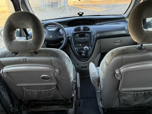 Зеленый Ситроен Ксара Пикассо, объемом двигателя 2 л и пробегом 400 тыс. км за 1700 $, фото 23 на Automoto.ua