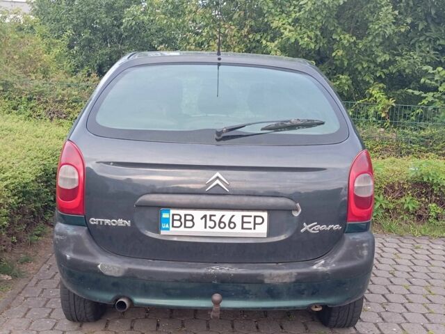 Зелений Сітроен Ксара Пікассо, об'ємом двигуна 1.6 л та пробігом 324 тис. км за 1050 $, фото 5 на Automoto.ua