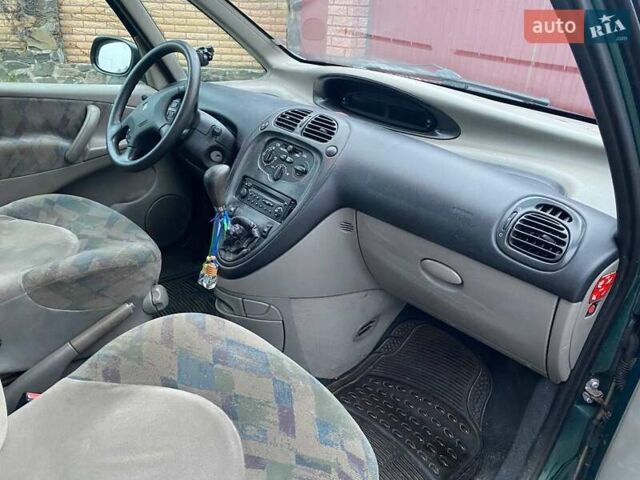 Зеленый Ситроен Ксара Пикассо, объемом двигателя 2 л и пробегом 302 тыс. км за 3650 $, фото 6 на Automoto.ua