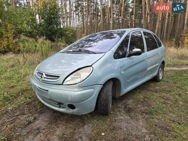Зелений Сітроен Ксара Пікассо, об'ємом двигуна 1.75 л та пробігом 444 тис. км за 2200 $, фото 3 на Automoto.ua