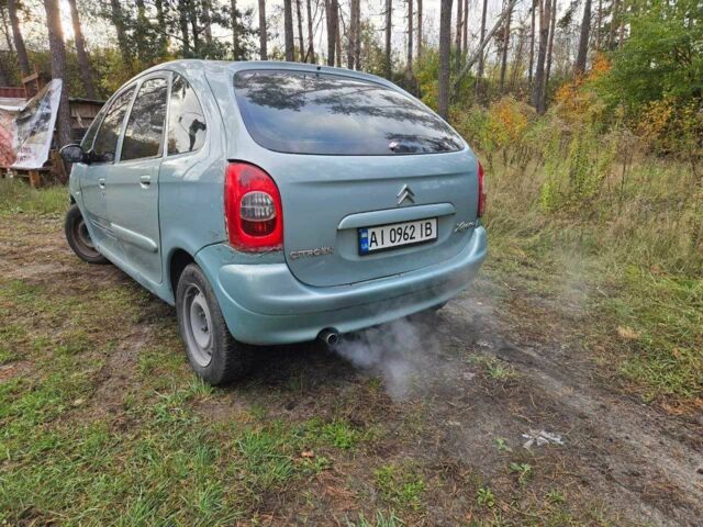 Зелений Сітроен Ксара Пікассо, об'ємом двигуна 1.7 л та пробігом 444 тис. км за 2200 $, фото 2 на Automoto.ua