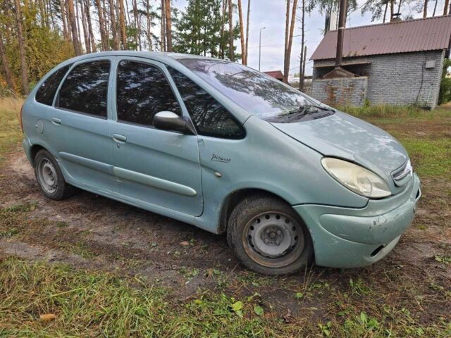 Зелений Сітроен Ксара Пікассо, об'ємом двигуна 1.7 л та пробігом 444 тис. км за 2200 $, фото 3 на Automoto.ua