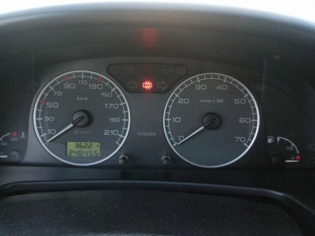 Красный Ситроен Ксара, объемом двигателя 2 л и пробегом 248 тыс. км за 3100 $, фото 4 на Automoto.ua