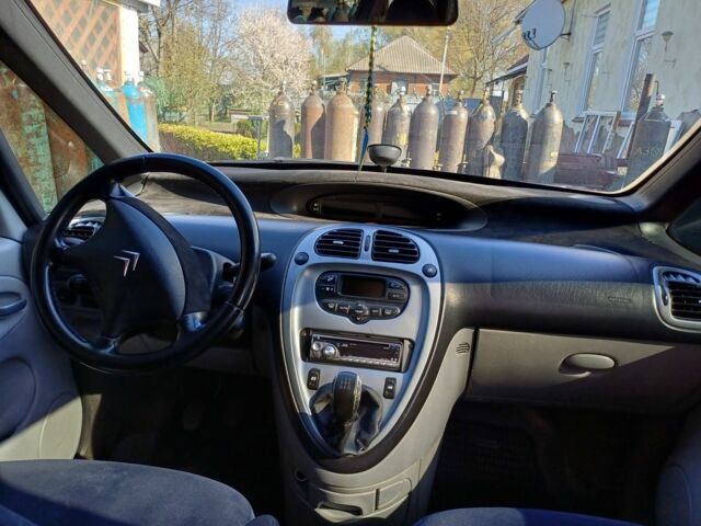 Серый Ситроен Ксара, объемом двигателя 1.6 л и пробегом 370 тыс. км за 2800 $, фото 7 на Automoto.ua