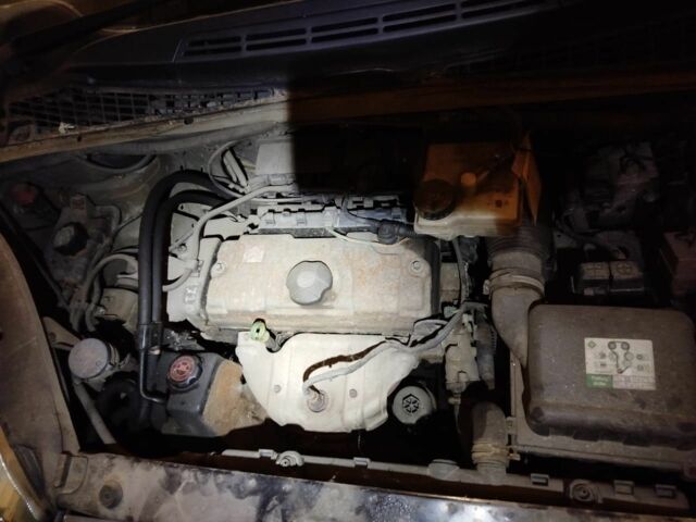 Сірий Сітроен Ксара, об'ємом двигуна 1.6 л та пробігом 300 тис. км за 800 $, фото 4 на Automoto.ua