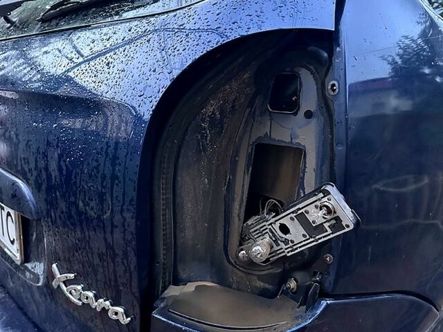 Синий Ситроен Ксара, объемом двигателя 1.7 л и пробегом 290 тыс. км за 999 $, фото 6 на Automoto.ua