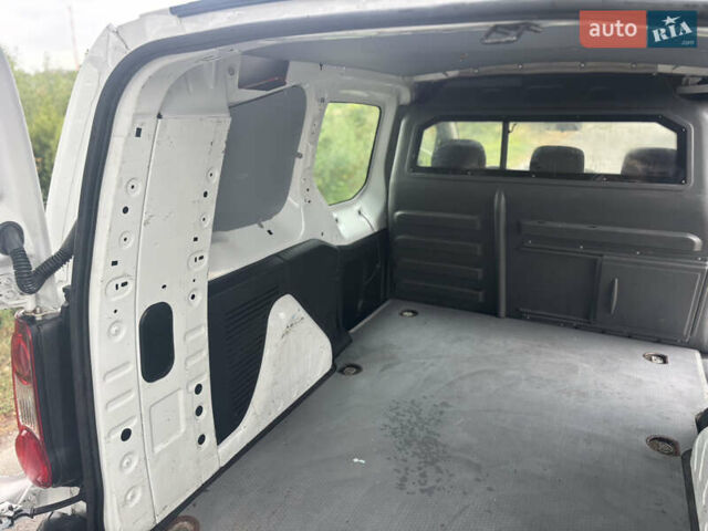 Белый Ситроен e-Berlingo, объемом двигателя 0 л и пробегом 60 тыс. км за 7950 $, фото 22 на Automoto.ua