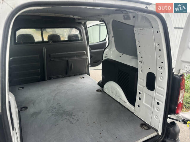 Белый Ситроен e-Berlingo, объемом двигателя 0 л и пробегом 60 тыс. км за 7950 $, фото 23 на Automoto.ua