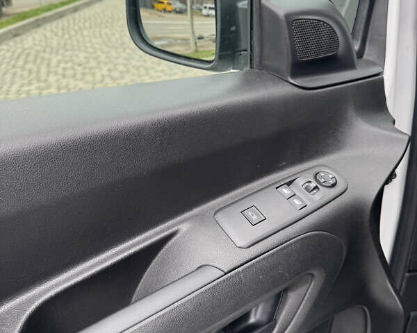 Белый Ситроен e-Berlingo, объемом двигателя 0 л и пробегом 20 тыс. км за 16000 $, фото 19 на Automoto.ua