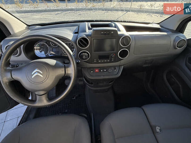 Черный Ситроен e-Berlingo, объемом двигателя 0 л и пробегом 170 тыс. км за 5500 $, фото 6 на Automoto.ua
