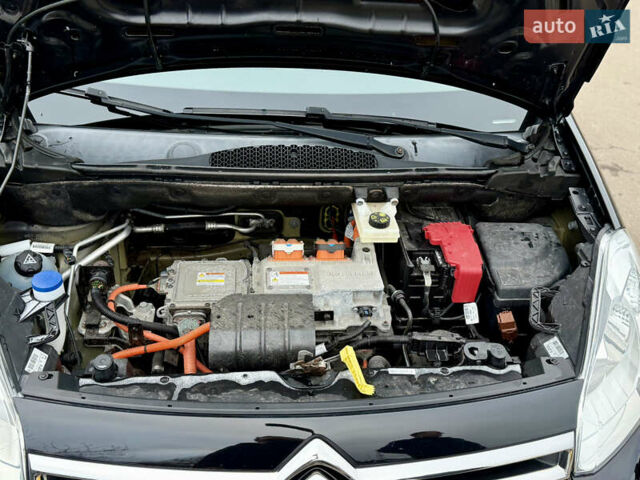 Черный Ситроен e-Berlingo, объемом двигателя 0 л и пробегом 120 тыс. км за 8800 $, фото 13 на Automoto.ua