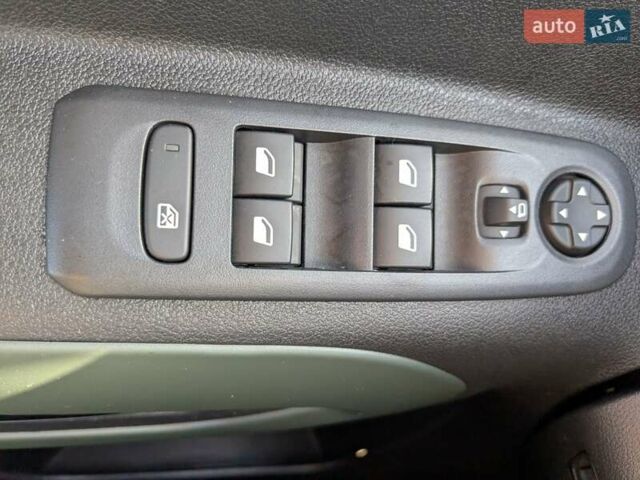 Серый Ситроен e-Berlingo, объемом двигателя 0 л и пробегом 143 тыс. км за 15500 $, фото 12 на Automoto.ua
