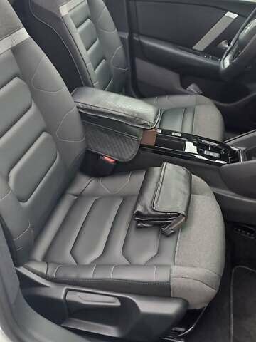 Белый Ситроен e-C4, объемом двигателя 0 л и пробегом 70 тыс. км за 17200 $, фото 6 на Automoto.ua