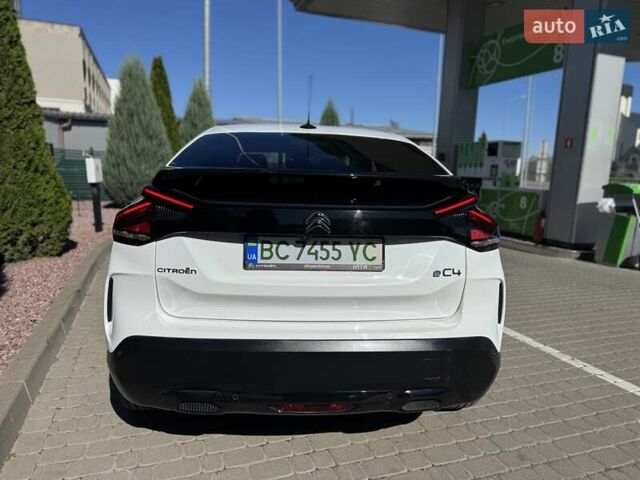 Белый Ситроен e-C4, объемом двигателя 0 л и пробегом 32 тыс. км за 16999 $, фото 4 на Automoto.ua
