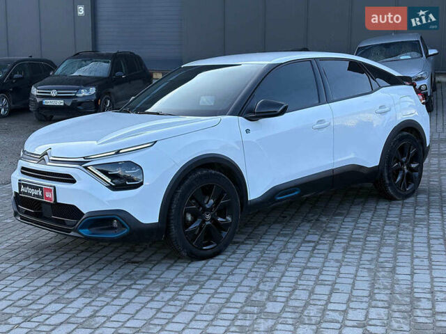 Белый Ситроен e-C4, объемом двигателя 0 л и пробегом 50 тыс. км за 16590 $, фото 3 на Automoto.ua