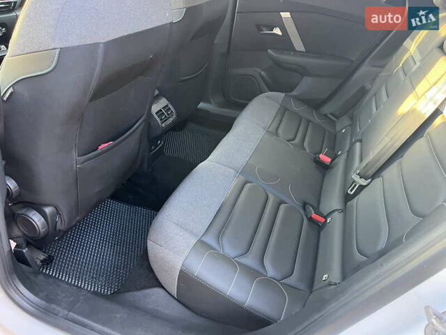 Белый Ситроен e-C4, объемом двигателя 0 л и пробегом 32 тыс. км за 18000 $, фото 24 на Automoto.ua