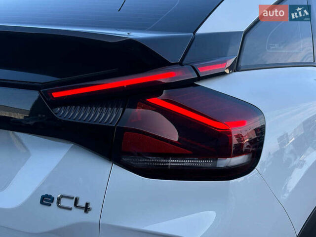 Белый Ситроен e-C4, объемом двигателя 0 л и пробегом 50 тыс. км за 16590 $, фото 9 на Automoto.ua