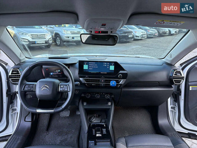 Белый Ситроен e-C4, объемом двигателя 0 л и пробегом 50 тыс. км за 16590 $, фото 29 на Automoto.ua