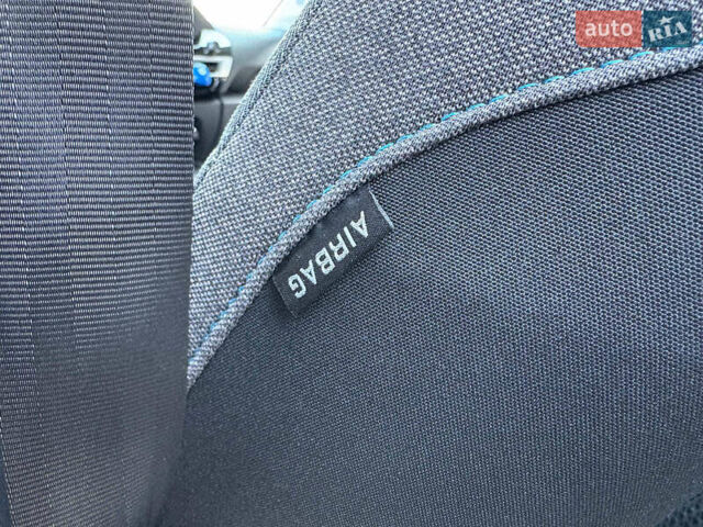 Белый Ситроен e-C4, объемом двигателя 0 л и пробегом 50 тыс. км за 16590 $, фото 32 на Automoto.ua