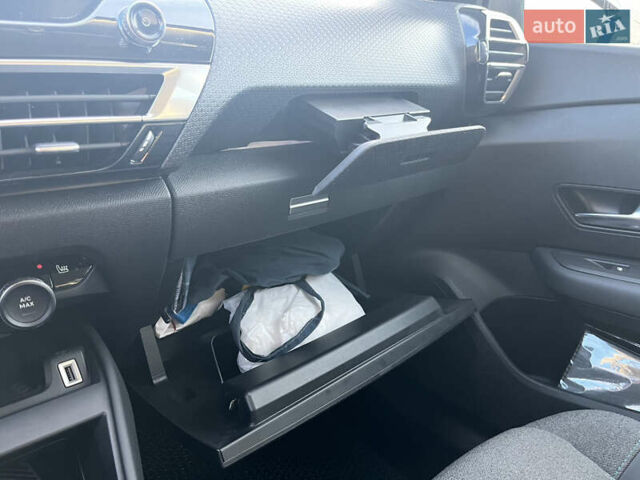 Белый Ситроен e-C4, объемом двигателя 0 л и пробегом 32 тыс. км за 18000 $, фото 16 на Automoto.ua