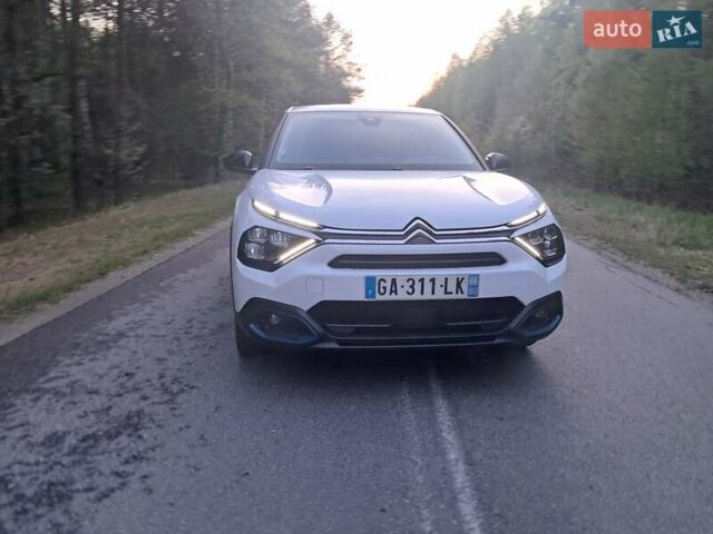 Білий Сітроен e-C4, об'ємом двигуна 0 л та пробігом 9 тис. км за 17450 $, фото 3 на Automoto.ua