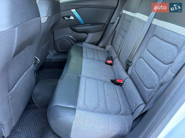 Белый Ситроен e-C4, объемом двигателя 0 л и пробегом 50 тыс. км за 16590 $, фото 31 на Automoto.ua