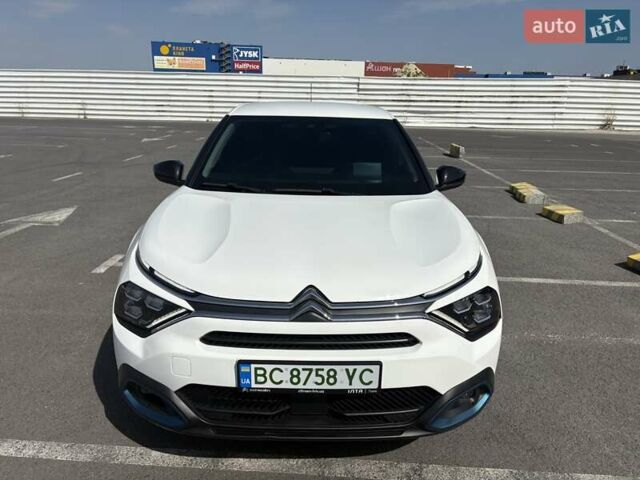Белый Ситроен e-C4, объемом двигателя 0 л и пробегом 50 тыс. км за 16800 $, фото 4 на Automoto.ua