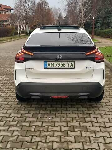 Белый Ситроен e-C4, объемом двигателя 0 л и пробегом 70 тыс. км за 17200 $, фото 2 на Automoto.ua