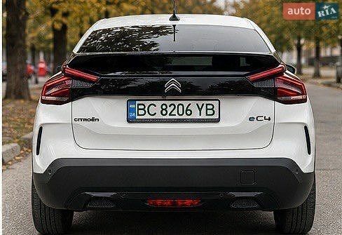 Белый Ситроен e-C4, объемом двигателя 0 л и пробегом 73 тыс. км за 16900 $, фото 4 на Automoto.ua