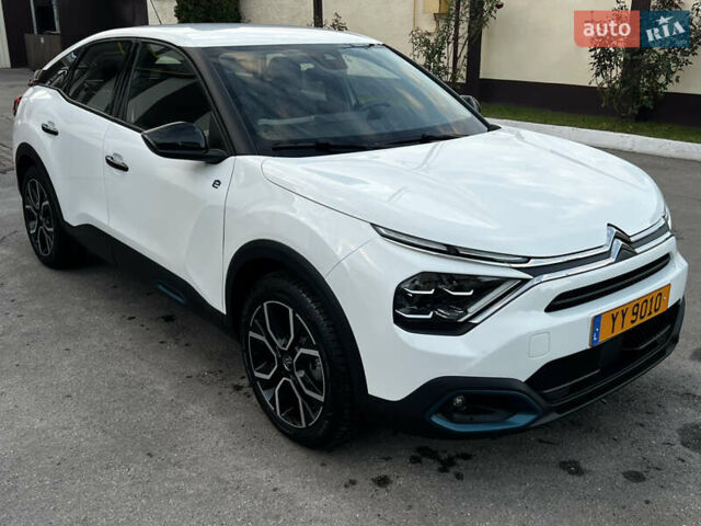 Ситроен e-C4 2023 в Ровно на Automoto.ua Белый Ситроен e-C4, объемом двигателя 0 л и пробегом 7 тыс. км за 17800 $, фото 2 на Automoto.ua