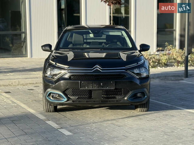 Чорний Сітроен e-C4, об'ємом двигуна 0 л та пробігом 115 тис. км за 15900 $, фото 1 на Automoto.ua