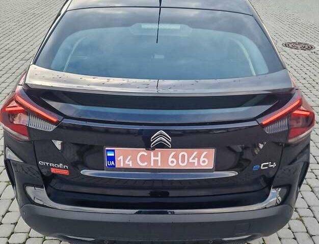 Черный Ситроен e-C4, объемом двигателя 0 л и пробегом 36 тыс. км за 17300 $, фото 3 на Automoto.ua