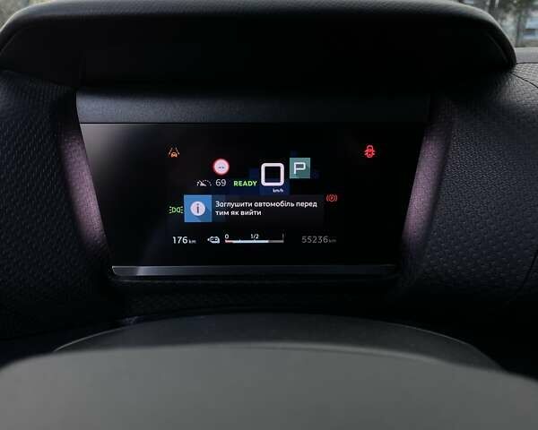 Чорний Сітроен e-C4, об'ємом двигуна 0 л та пробігом 55 тис. км за 18200 $, фото 25 на Automoto.ua