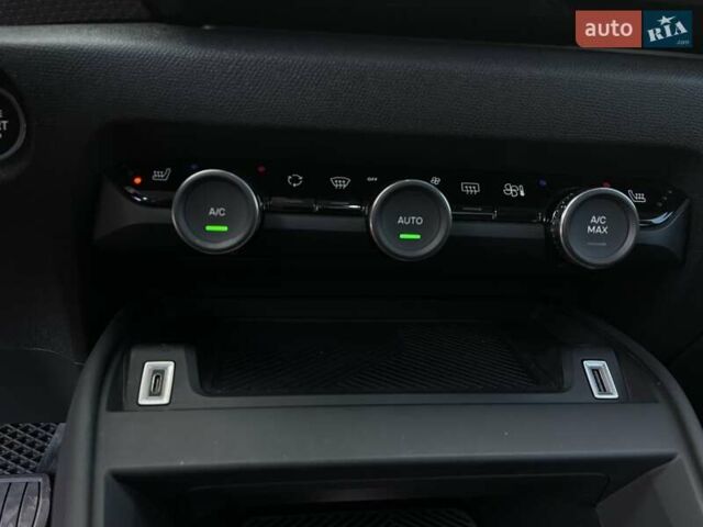 Чорний Сітроен e-C4, об'ємом двигуна 0 л та пробігом 55 тис. км за 18200 $, фото 21 на Automoto.ua