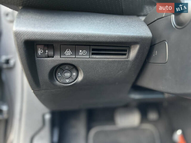 Серый Ситроен e-C4, объемом двигателя 0 л и пробегом 66 тыс. км за 15599 $, фото 71 на Automoto.ua