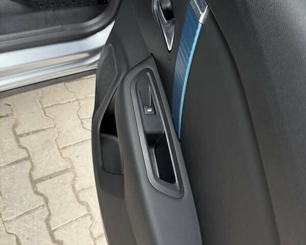 Серый Ситроен e-C4, объемом двигателя 0 л и пробегом 35 тыс. км за 16400 $, фото 62 на Automoto.ua