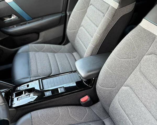 Серый Ситроен e-C4, объемом двигателя 0 л и пробегом 66 тыс. км за 15599 $, фото 70 на Automoto.ua