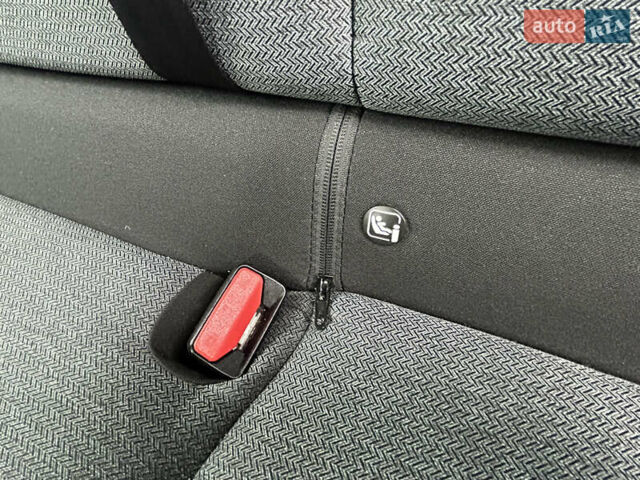 Серый Ситроен e-C4, объемом двигателя 0 л и пробегом 67 тыс. км за 16800 $, фото 23 на Automoto.ua