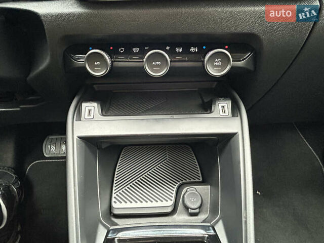 Серый Ситроен e-C4, объемом двигателя 0 л и пробегом 67 тыс. км за 16800 $, фото 13 на Automoto.ua