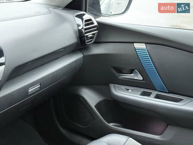 Серый Ситроен e-C4, объемом двигателя 0 л и пробегом 90 тыс. км за 16400 $, фото 42 на Automoto.ua