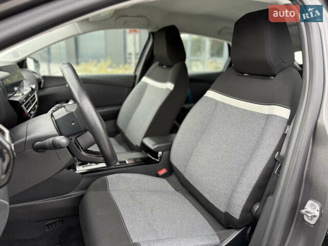 Серый Ситроен e-C4, объемом двигателя 0 л и пробегом 56 тыс. км за 16500 $, фото 4 на Automoto.ua