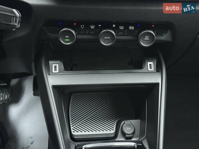 Серый Ситроен e-C4, объемом двигателя 0 л и пробегом 90 тыс. км за 16400 $, фото 31 на Automoto.ua